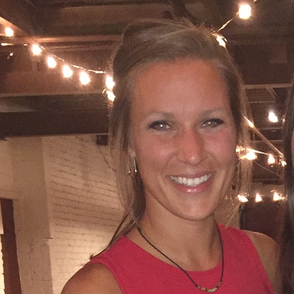 Meet your Posher, Andrea - Picture 1 of 1